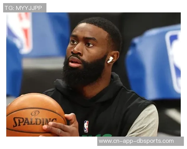 杰伦布朗半场表现抢眼17投8中三分球命中率高达60独得19分助力球队